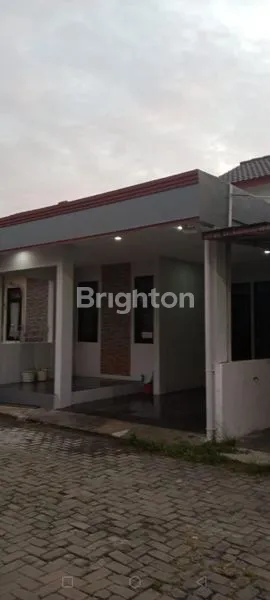 image RUMAH CANTIK STRATEGIS AREA BINTARO TANGERANG (2)