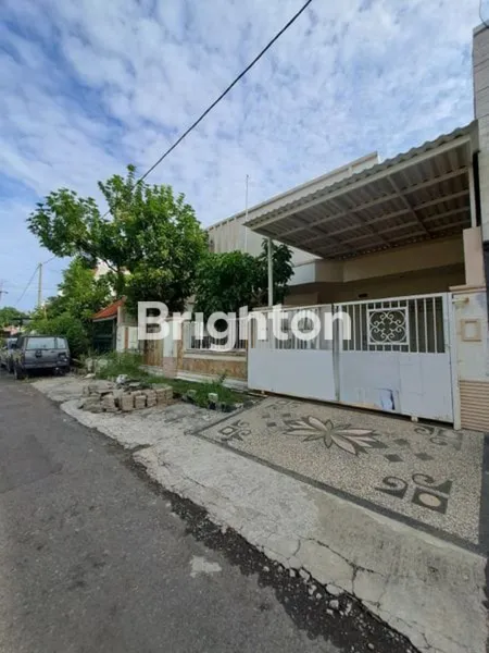 image RUMAH 2 LANTAI MINIMALIS SIAP PAKAI DHARMAHUSADA INDAH DEKAT GALAXY MALL KERTAJAYA INDAH MANYAR KERTOARJO (1)