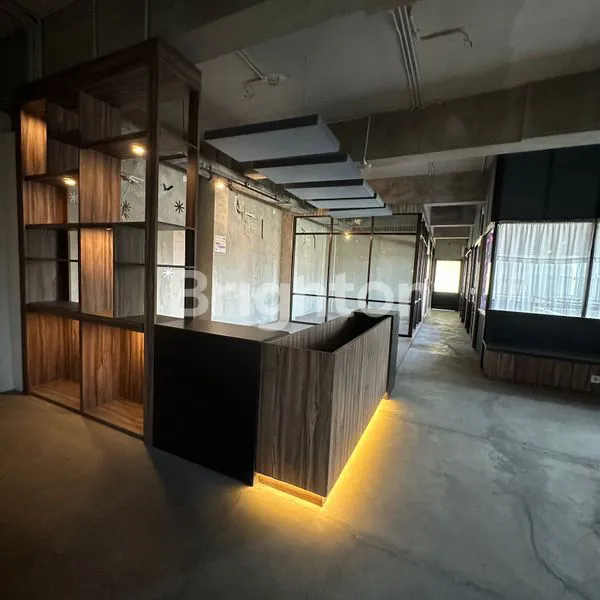 image GEDUNG 4 LANTAI STRATEGIS DI RUNGKUT, SIAP JADI RESTO & BAR MODERN DENGAN PARKIR LUAS! (6)