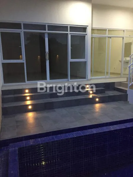 image RUMAH ADA KOLAM RENANG, SIAP HUNI DI KEBON JERUK (2)