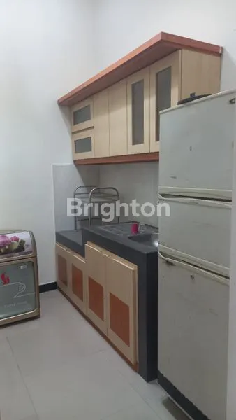 image RUMAH SIAP HUNI SEMI  FURNISH 4 KAMAR TIDUR  DI PURI  TAMAN ASRI 2 MENIT  DARI MASJID AL AKBAR SURABAYA (7)