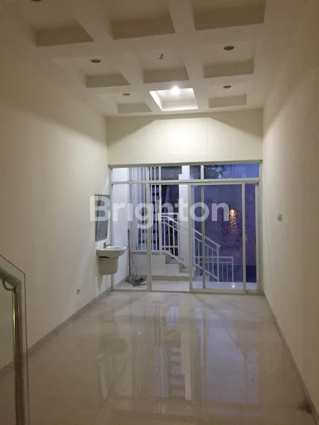 image RUMAH BAGUS 3 LANTAI SIAP HUNI KEBUN JERUK  (7)