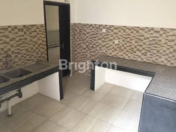 image RUMAH BAGUS 3 LANTAI SIAP HUNI KEBUN JERUK  (3)