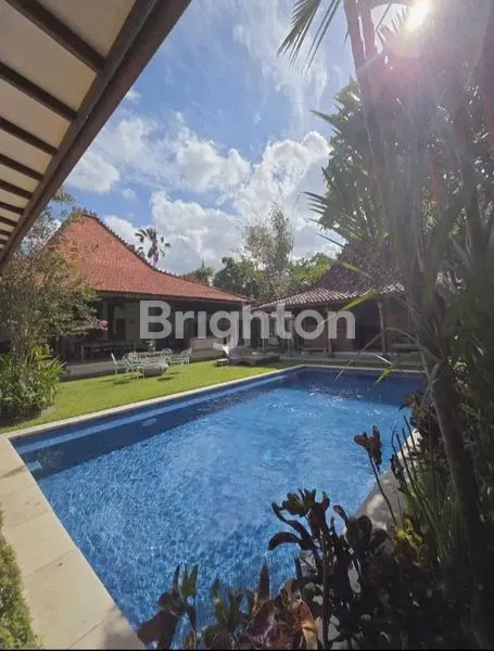 image DISEWAKAN VILLA  3BR TROPICAL CLASSIC DI UMALAS DEKAT SEMINYAK -BALI (8)