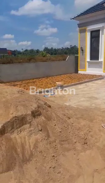 image RUMAH CANTIK SEMI MINIMALIS MODERN TYPE 55 PARIT MUKSIN 2 KUBU RAYA  (3)