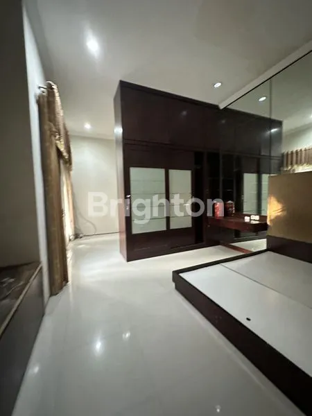 image RUMAH 2 LT HOOK SELANGKAH RAYA MULYOSARI SUTOREJO  (2)