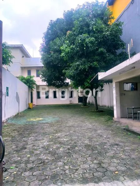 image RUMAH MEWAH RAGUNAN – LOKASI PREMIUM PINGGIR JALAN UTAMA | LT 1.098M² LB 882M² (2)