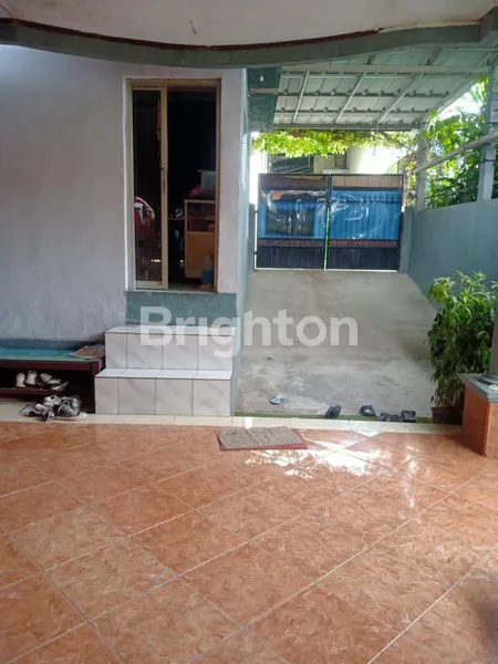 image RUMAH MINIMALIS DAN 2 KIOS DI JATIBENING BEKASI (3)