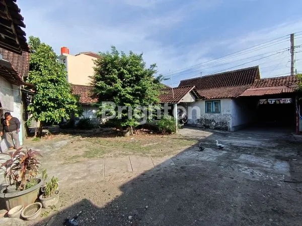 image DIJUAL BANGUNAN MURAH, LUAS DAN SRATEGIS DI PINGGIR JALAN BESAR BEKONANG, SANGAT COCOK UNTUK RUKO, KANTOR DAN RUMAH TINGGAL, DSB (5)