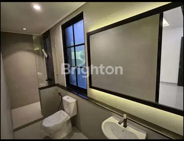 image NEW HOUSE 2 LANTAI MODERN STYLE RUNGKUT ASRI (7)