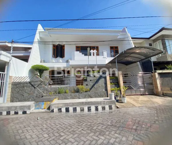 image RUMAH 2 LANTAI SIAP HUNI TERAWAT, AMAN, STRATEGIS DEKAT UBAYA NGAGEL BRATANG BARATAJAYA PUCANG BILKA (1)