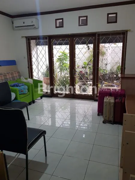 image RUMAH 2LT SIAP HUNI MEDOKAN SELANGKAH MERR RUNGKUT UPN (4)