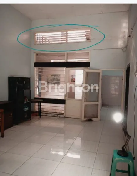 image RUMAH LAMA 2 LANTAI DI PATUA SURABAYA LOKASI KOMERSIAL (2)