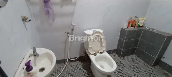 image RUMAH IDEAL UNTUK KELUARGA BESAR DI TANGERANG SELATAN (8)