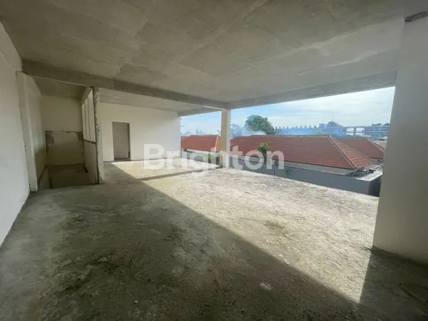 image OFFICES IN PETITENGET MAIN ROAD (7)