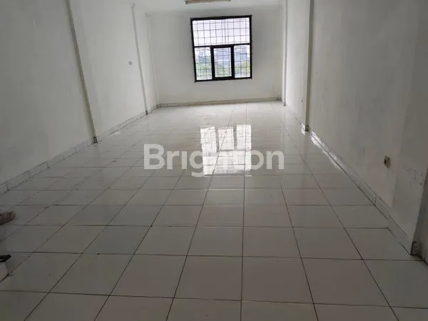 image RUKO DI JUAL ( CEPAT ) DEKAT DENGAN CNI PINGGIR JALAN UTAMA, KEMBANGAN, JAKARTA BARAT (1)