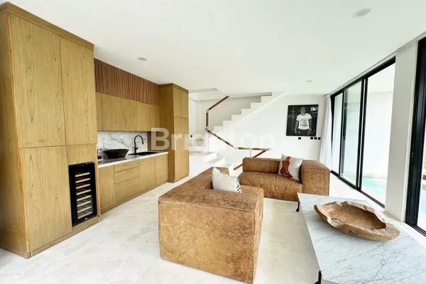 image EXCLUSIVE YEARLY RENTAL/ LONG TERM LEASE – MODERN 3-BEDROOM VILLA IN BABAKAN, CANGGU (7)