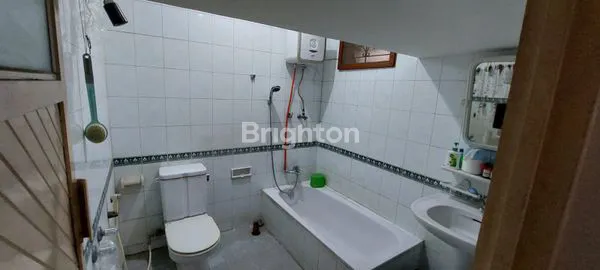 image RUMAH TERAWAT SIAP HUNI DENGAN BENTUK TANAH LETER L (3)