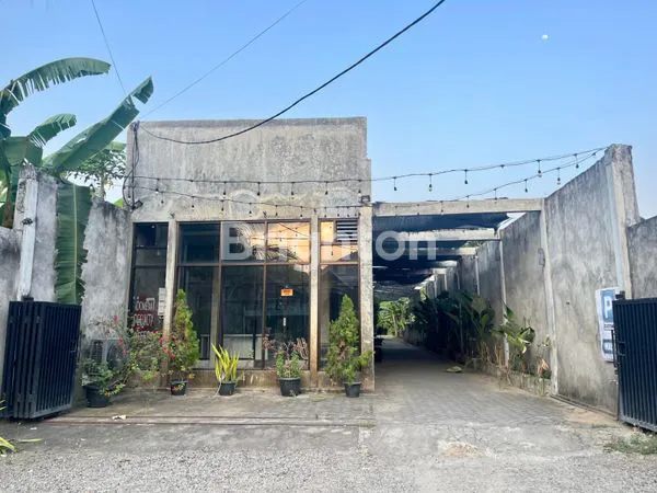 TANAH DAN BANGUNAN EX CAFE LEGEND KOTA MOJOKERTO TRAFIK RAME BANGET