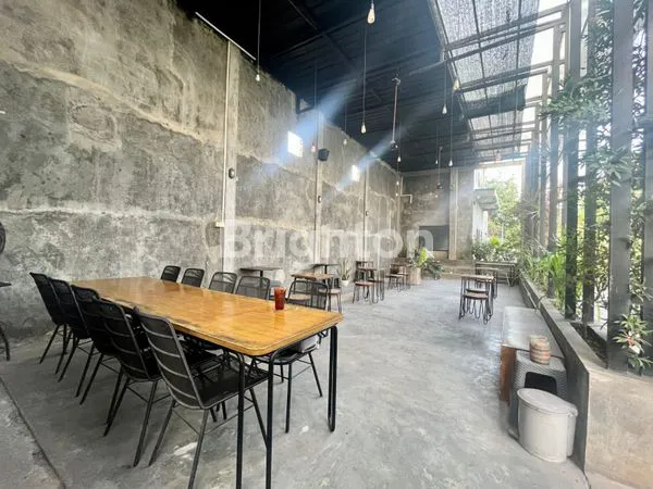 image TANAH DAN BANGUNAN EX CAFE LEGEND KOTA MOJOKERTO TRAFIK RAME BANGET (6)