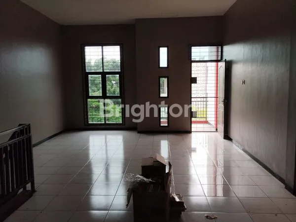 image DISEWAKAN RUKO 3 LANTAI DI JL.A.YANI SAMARINDA (3)