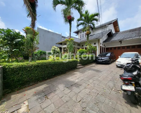 image RUMAH BESAR DAN MEWAH DI KOMPLEKS ELIT SETRA SARI BANDUNG UTARA KOTA BANDUNG. (3)