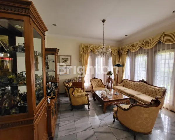 image RUMAH BESAR DAN MEWAH DI KOMPLEKS ELIT SETRA SARI BANDUNG UTARA KOTA BANDUNG. (4)