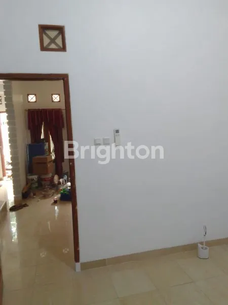 image RUMAH SIAP HUNI 2 LANTAI DI MATRAMAN JAKARTA TIMUR (2)