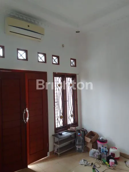 image RUMAH SIAP HUNI 2 LANTAI DI MATRAMAN JAKARTA TIMUR (4)