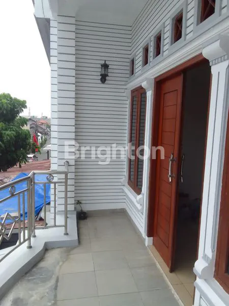 image RUMAH SIAP HUNI 2 LANTAI DI MATRAMAN JAKARTA TIMUR (6)