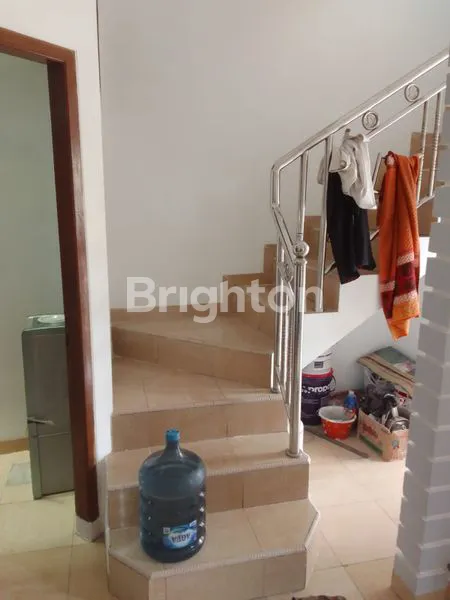 image RUMAH SIAP HUNI 2 LANTAI DI MATRAMAN JAKARTA TIMUR (7)