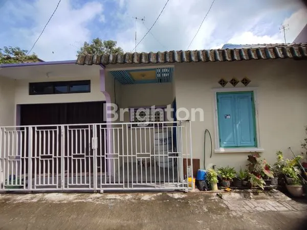 image RUMAH TENGAH KOTA STRATEGIS SOLO (2)