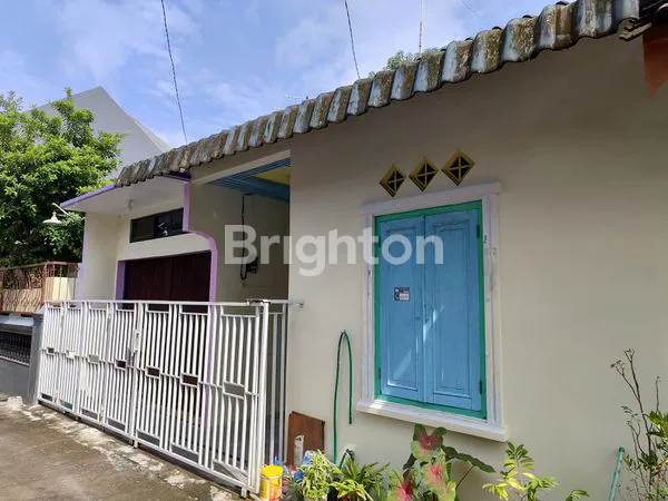 image RUMAH TENGAH KOTA STRATEGIS SOLO (1)