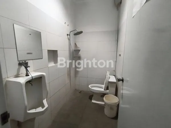 image RUMAH 4 LANTAI STRATEGIS DEKAT KAMPUS & TOL – MERUYA SELATAN (2)