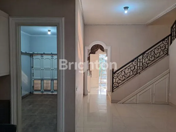 image RUMAH 2 LT CANTIK SIAP HUNI DI PERMATA LIPPO KARAWACI TANGERANG  (7)