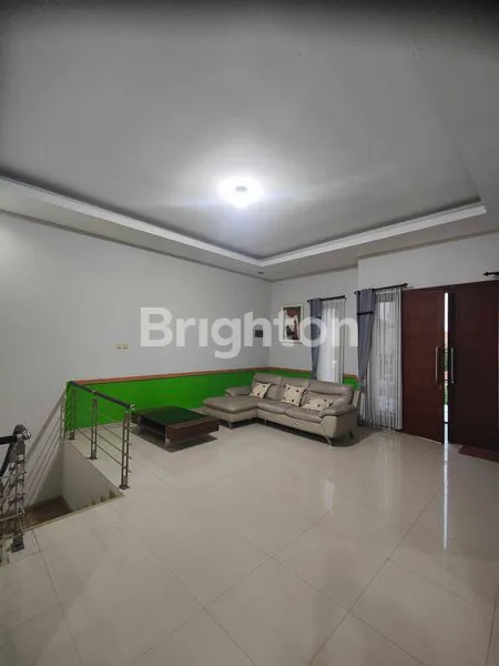 image RUMAH SIAP HUNI SIMPANG DARMO PERMAI SELATAN (SDPS) SURABAYA, LOKASI STRATEGIS DEKAT DENGAN PAPAYA SUPERMARKET DAN PAKUWON MALL (5)