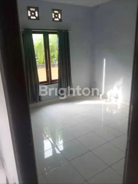 image RUMAH  4 KT 3 KM , TANAH 100M2 , BANGUNAN 150 M2 DENPASAR UTARA (5)