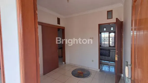 image RUMAH MEWAH 2 LANTAI, ARIA GRAHA, BANDUNG (8)