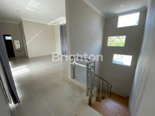 image RUMAH BESAR 2 LANTAI DI VPT TIDAR MALANG (4)