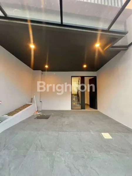 image DEPAN TAMAN 3 LANTAI DKT RAYA MERR,BANDARA JUANDA,TOL TAMBAK SUMUR,MITRA KELUARGA PONDOK TJANDRA,RUNGKUT ASRI,UPN PEMBANGUNAN NASIONAL VETERAN,POLITEKNIK PELAYARAN GUNUNG ANYAR POLTEKPEL,MEDOKAN,TENGGILIS MEJOYO,GRAHA YKP,MASJID ASSALAM (4)