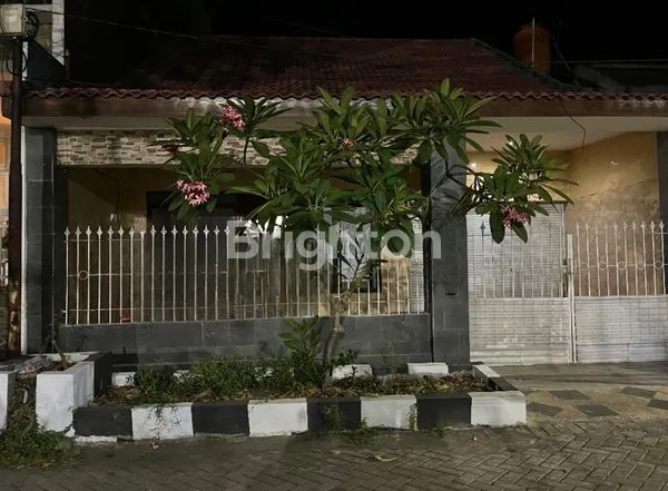 image RUMAH SIAP HUNI MINIMALIS DI PANDUGO BARU, LOKASI STRATEGIS, ONE GATE SYSTEM, SECURITY 24 JAM, 5 MENIT KE KAMPUS UPN, RAYA MERR DAN RSUD EKA CANDRARINI (NON FURNISHED) (1)