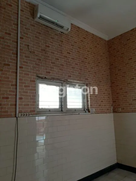 image RUKO LUAS DI JL GAJAHMADA (4)