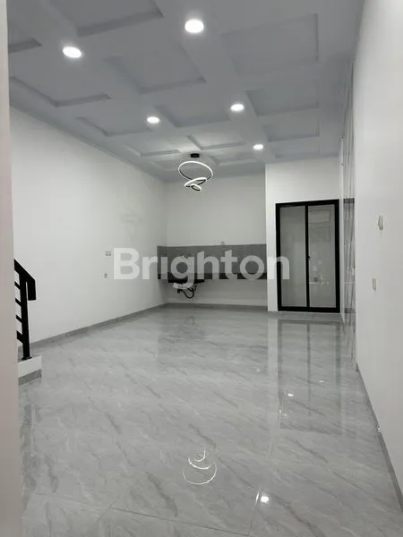 image RUMAH MEWAH 3 LANTAI DEKAT CENTRAL PARK, ROW 3 MOBIL - TJ DUREN (8)