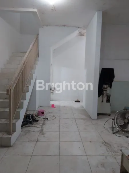 image RUMAH 2 LANTAI SIAP HUNI DI SIDOARJO  (8)