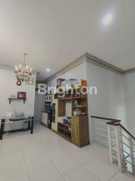 image RUMAH 2 LANTAI SIAP HUNI DI KELAPA GADING (6)