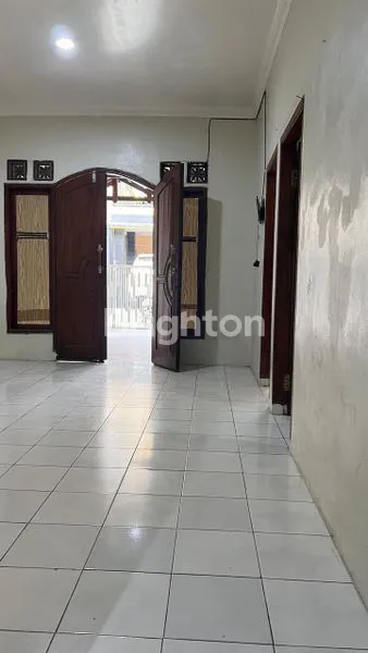 image RUMAH NYAMAN DI SEPATAN  (6)