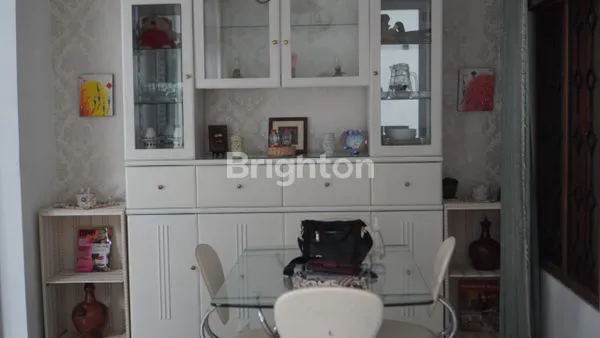 image RUMAH FULLY FURNISHED LOKASI STRATEGIS  DEKAT PAKUWON CITY GALAXY MALL SUTOREJO KENJERAN MERR KERTAJAYA ITS UNAIR (2)