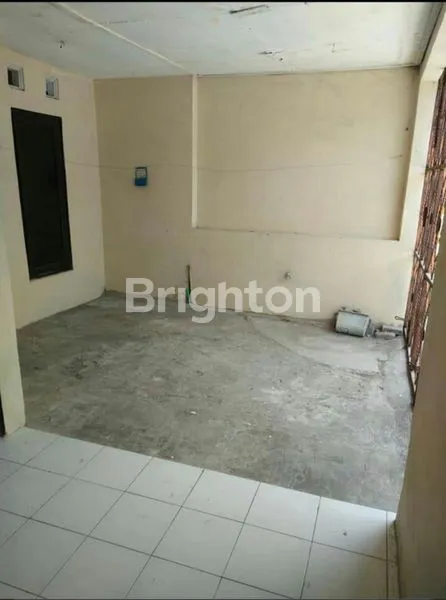 image RUMAH SIAP PAKAI  DI AREA PERUMAHAN DEKAT TAMAN JAYAWIJAYA SOLO (4)