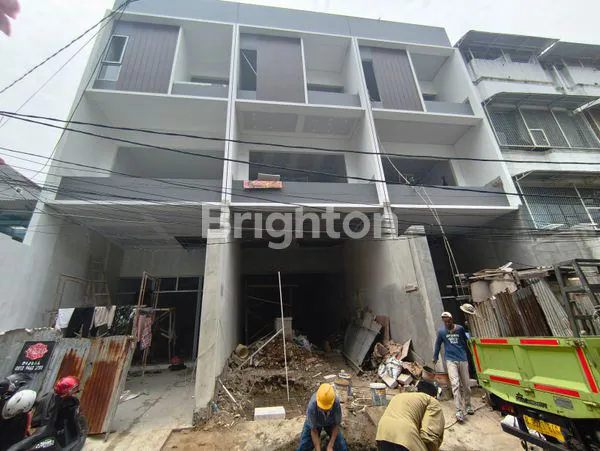 image RUKO BARU 4 LANTAI DI JELAMBAR JAKARTA BARAT (1)