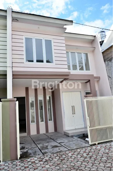 image DIJUAL RUMAH MINIMALIS BRAND NEW KALIJUDAN ASRI, RUMAH DENGAN KONSEP TOWN HOUSE, 2 LANTAI, SELANGKAH KE RAYA MERR (1)